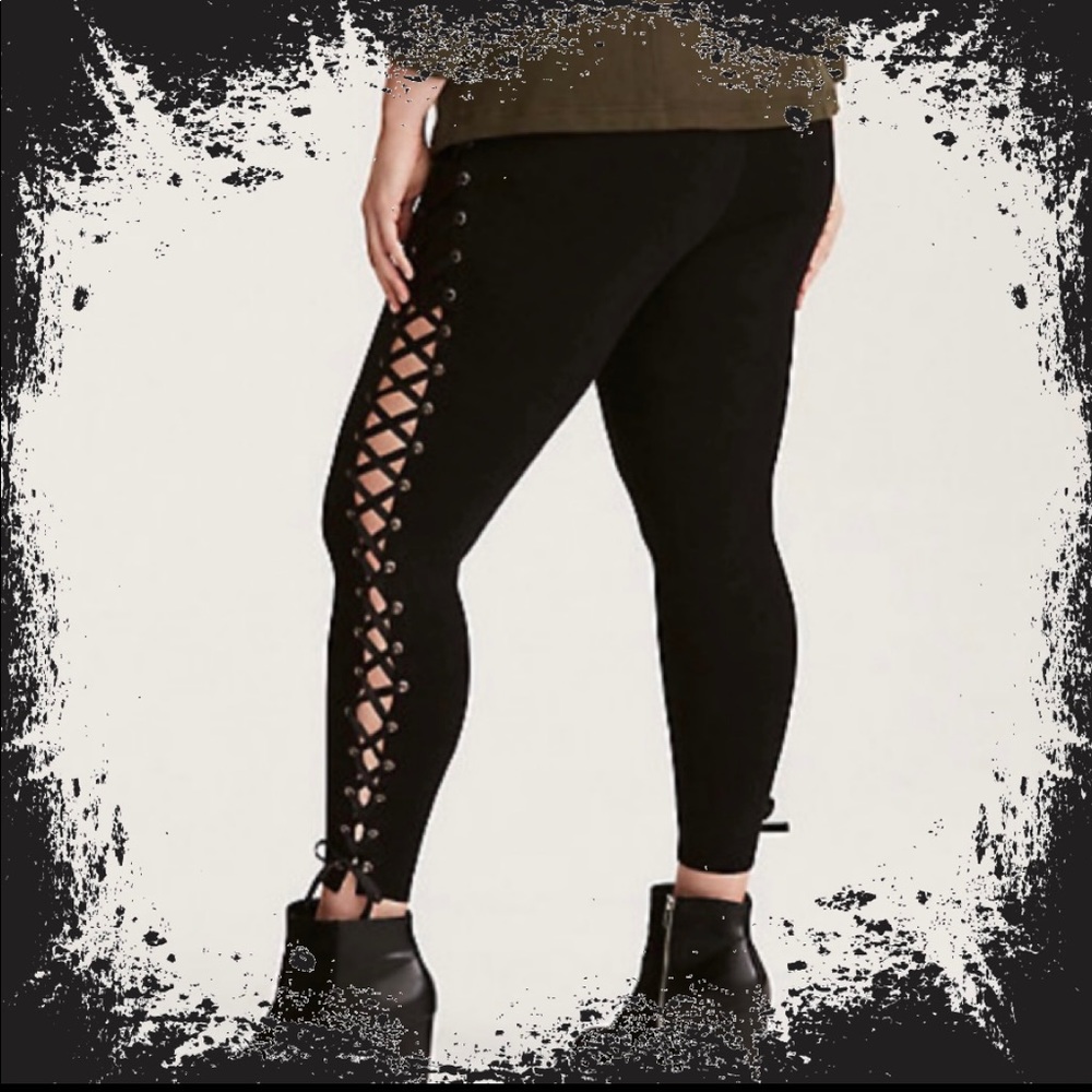 EUC Torrid Black Ponte Lace Up Sides Pixie Pant 3X